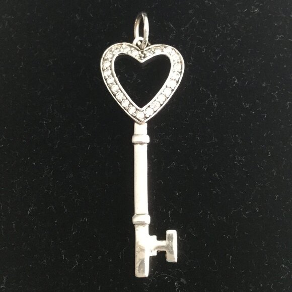 Simulated Diamond 925 Silver Heart Key Pendant Charm Vintage - Picture 1 of 6